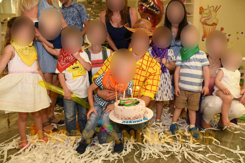 Ковбой и бумажное шоу